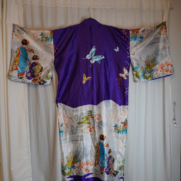Beautiful Japanese Butterfly Traditional Kimono - Japan Import, Made in Japan - Picture 13 of 14